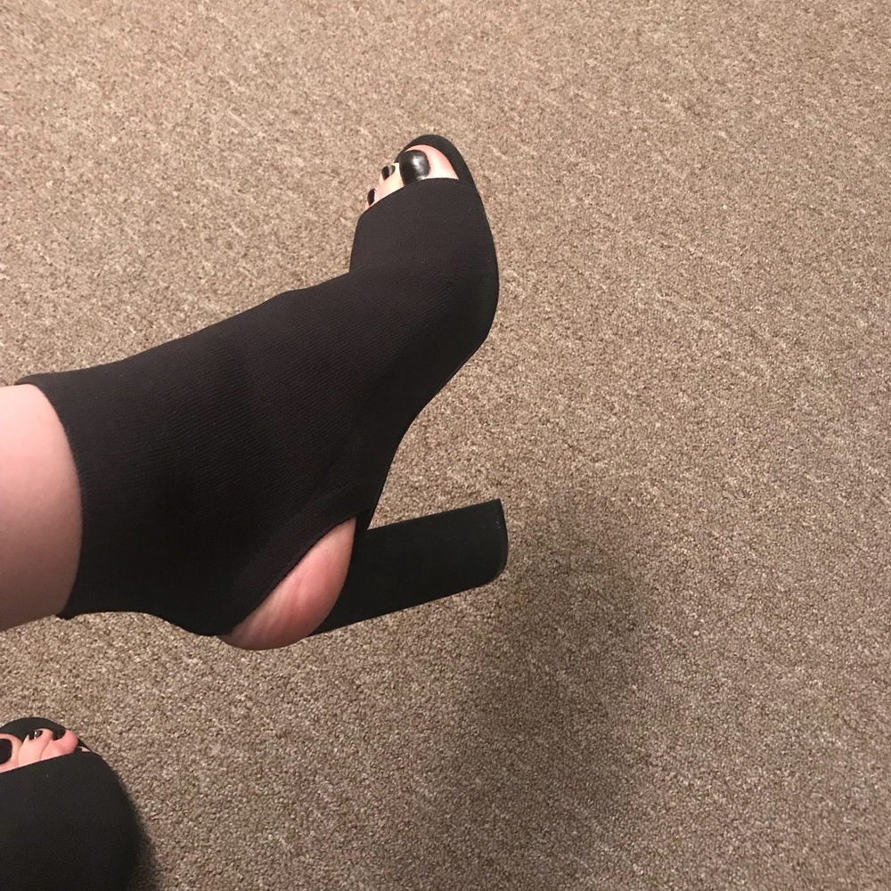 Design Lab Pull on Open toe Bootie - Picture 3 of 3